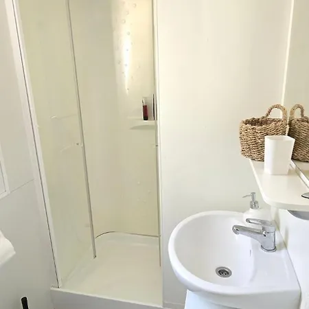 Vomer Beachside Unit Camping Pakoštane