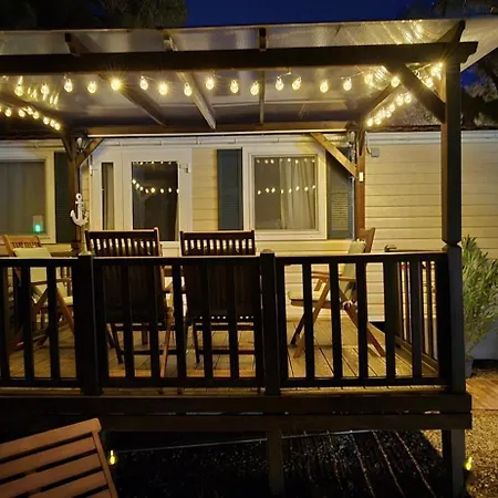 Vomer Beachside Unit Kamp alanı Pakoštane